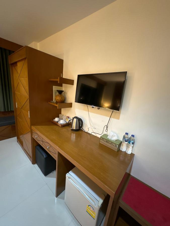 The Prisha Inn Patong Bagian luar foto